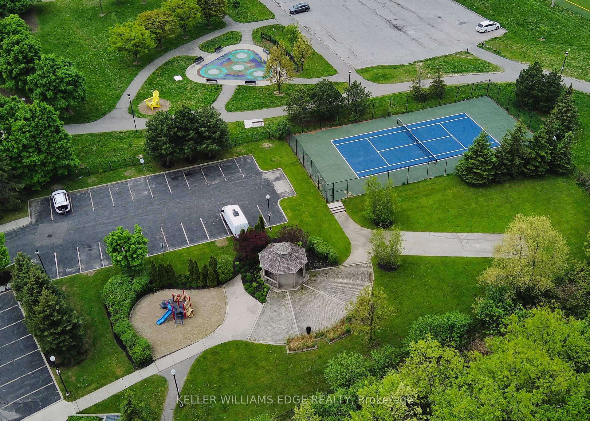 1 Bedroom Condo at 2585 Erin Centre,  Mississauga For sale