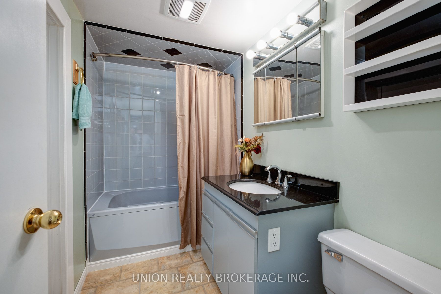 100 Lilian Drive
