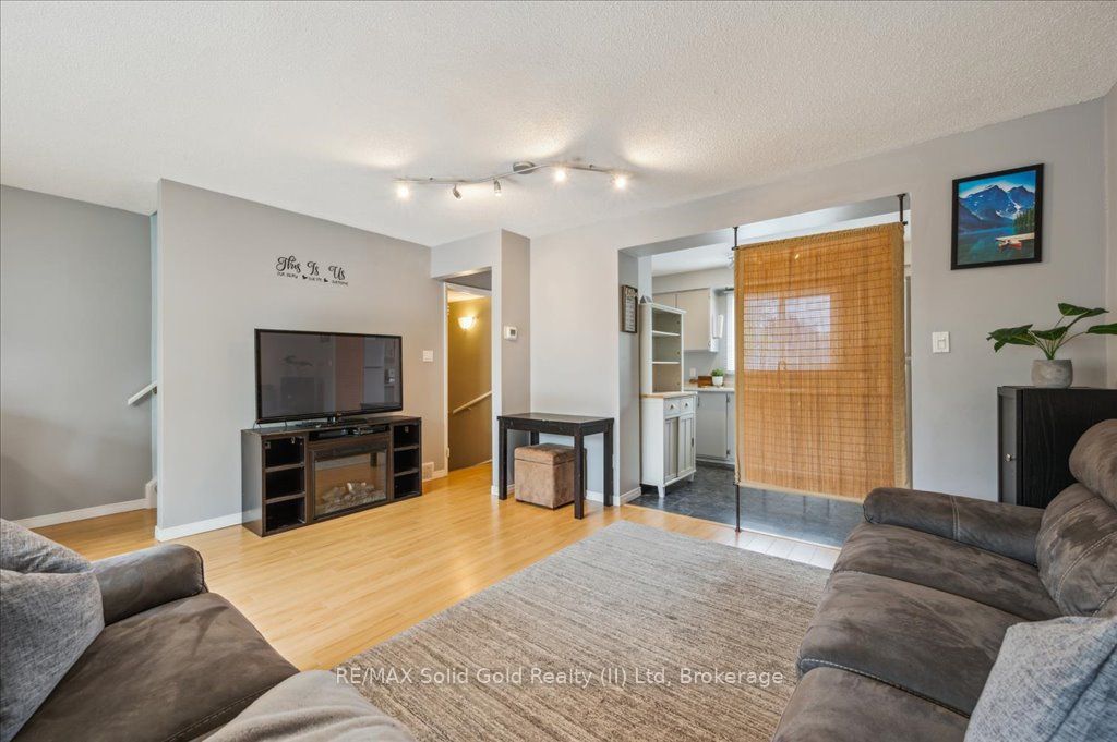 419 Bairstow Crescent, #3
