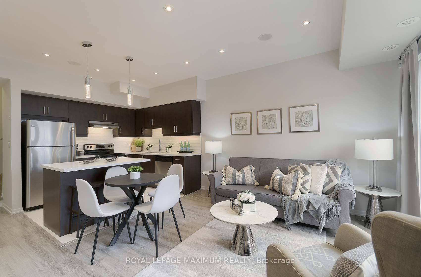 2 Bedrooms Condo at 26 Bruce,  Vaughan For sale
