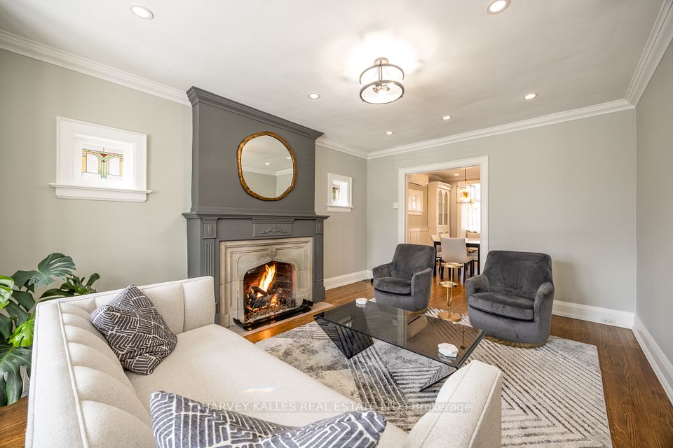 42 Roe Avenue