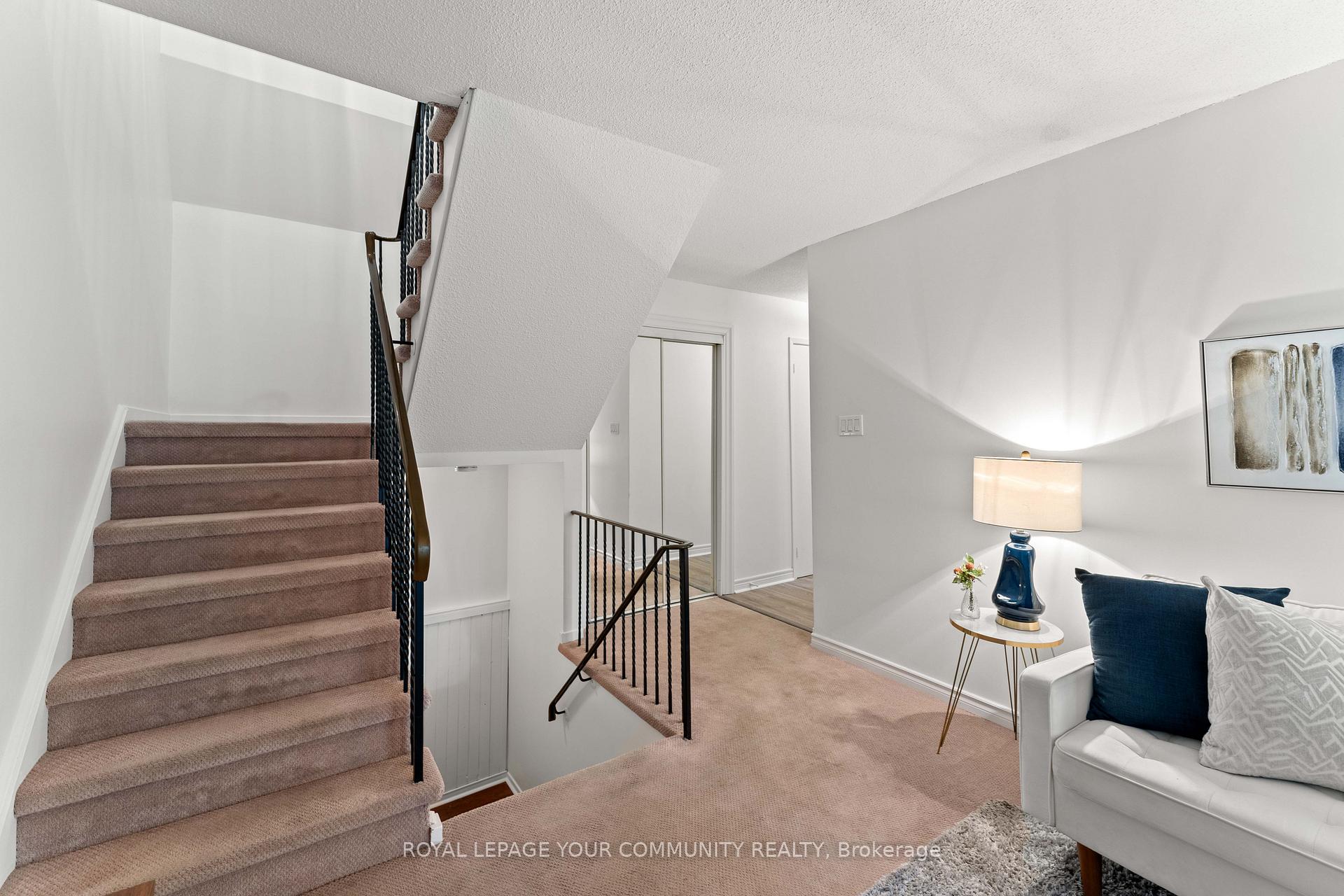 6 Bedrooms Condo at 2655 Gananoque, Mississauga For sale