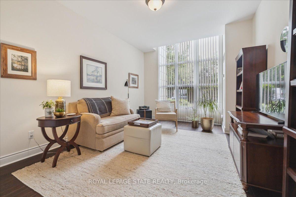 2 Bedrooms Condo at 442 Maple, Burlington For sale