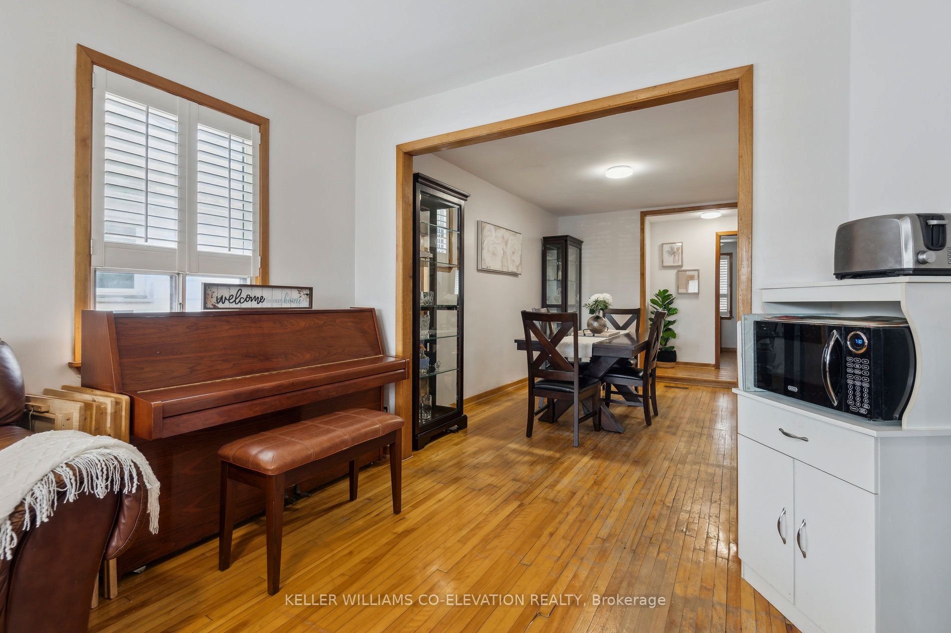 924 Glencairn Avenue, Toronto, ON M6B 2A7