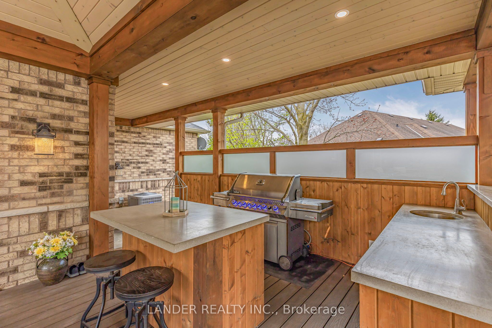 100 Colonel Wayling Boulevard, East Gwillimbury, ON L0G 1V0