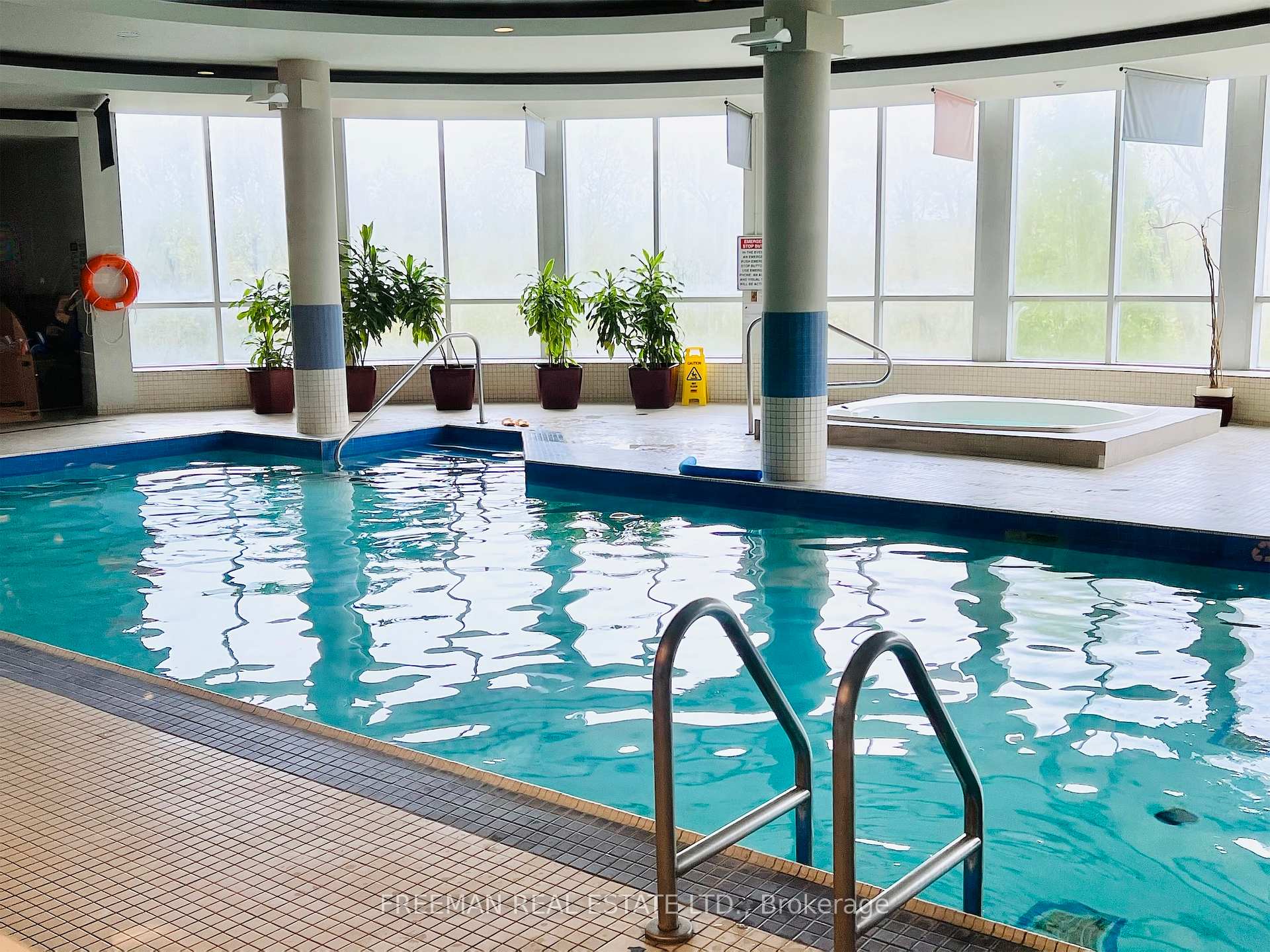 1 Bedroom Condo at 3 Rean Dr, Toronto For sale