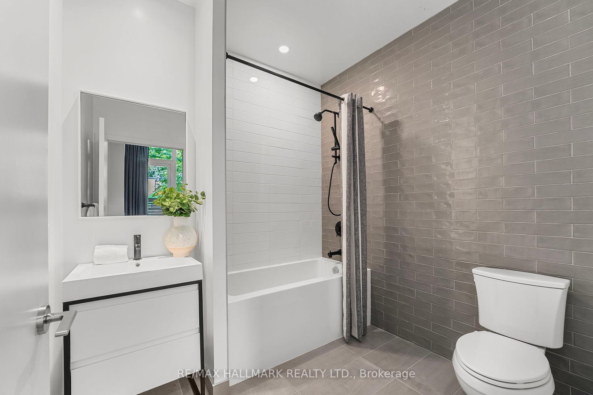 2 Bedrooms Condo at 150 Logan, Toronto For sale