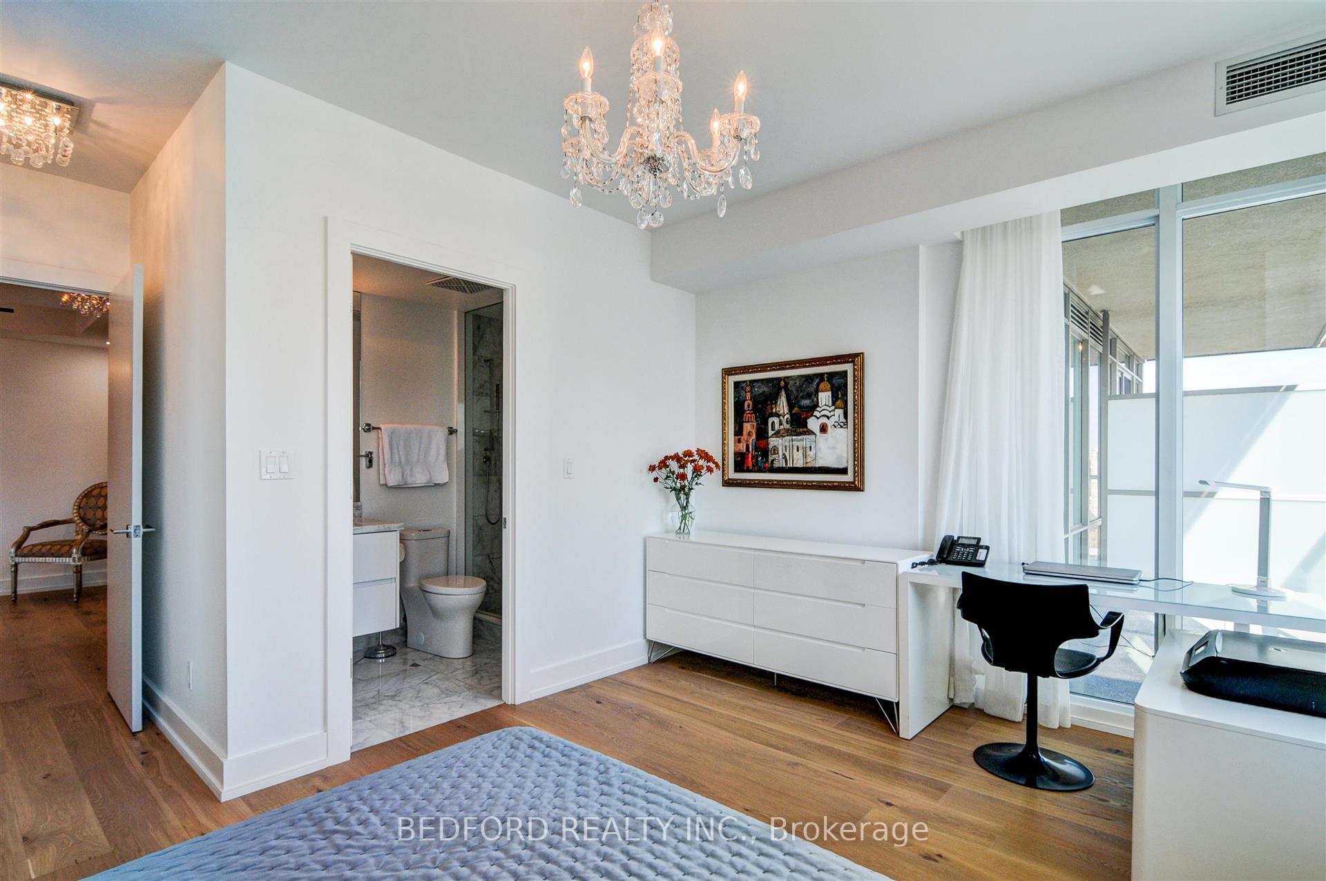 3 Bedrooms Condo at 1 Bedford,  Toronto For sale