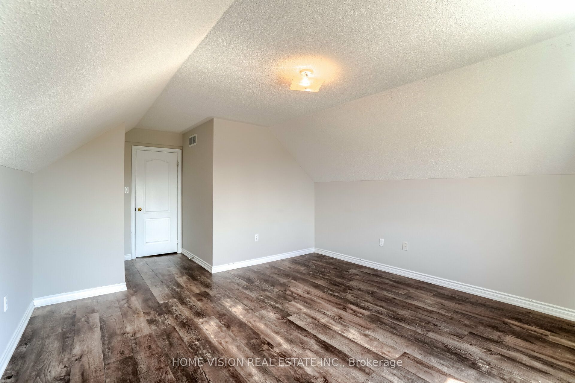 1433 Springwater Crescent E, #Lower Unit