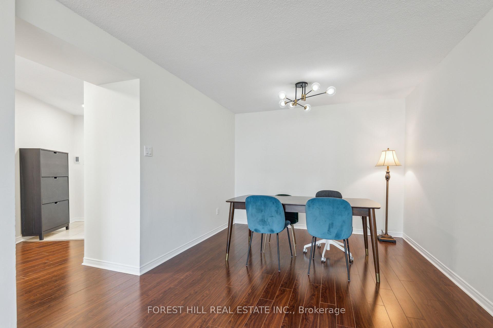 3 Bedrooms Condo at 7250 Yonge, Vaughan For sale