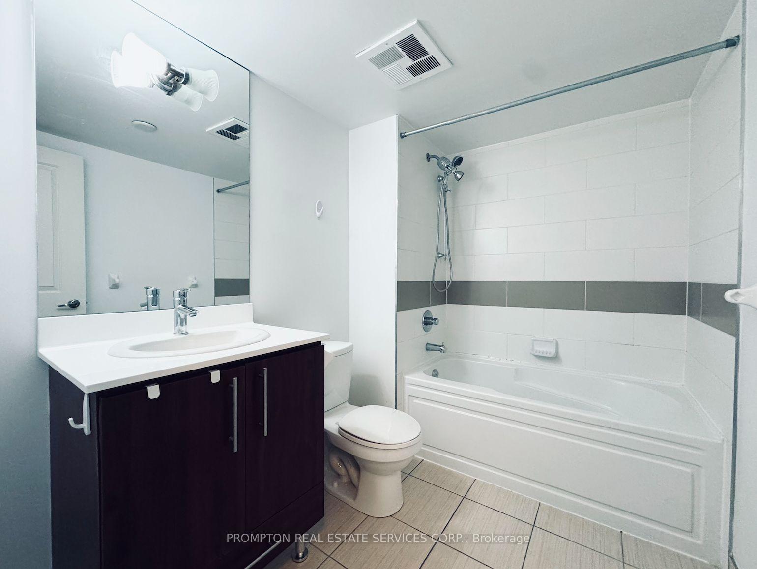 3 Bedrooms Condo at 19 Anndale, Toronto For sale