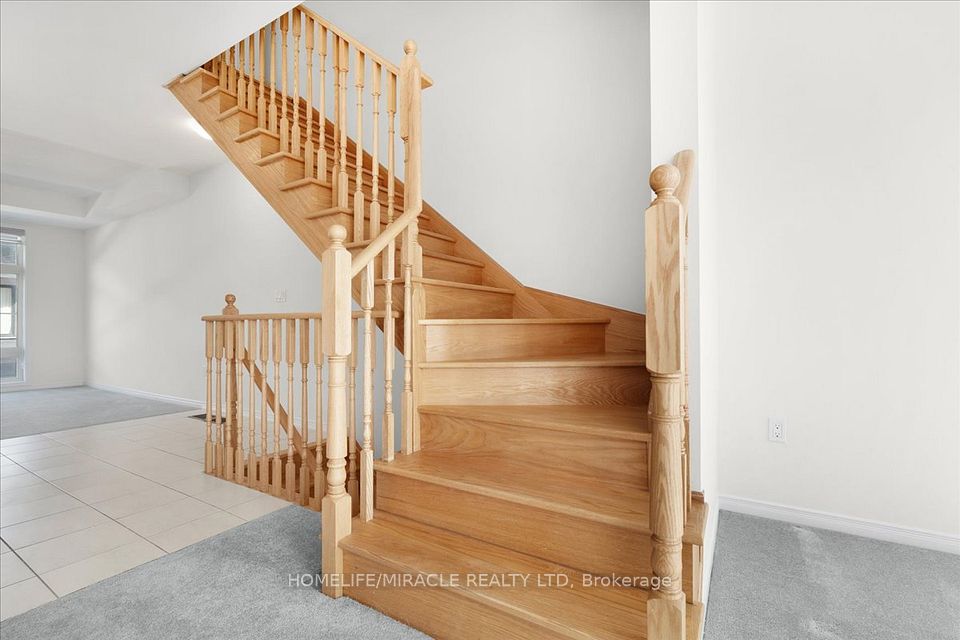 https://trreb-image.ampre.ca/AfKi-P9Y27gF4ykR2KPAgHJXQWRp5C56E-htK_SL7ds/rs:fit:960:960/wm:.5:so:0:50:.4/wmsh:10/wmt:PHNwYW4gZm9yZWdyb3VuZD0nd2hpdGUnIGZvbnQ9JzY4Jz5IT01FTElGRS9NSVJBQ0xFIFJFQUxUWSBMVEQsIEJyb2tlcmFnZTwvc3Bhbj4/cb:20250420232944/L3RycmViL2xpc3RpbmdzLzQxLzAyLzIwLzM3L3AvNWYyOTg3ZGMtMWFlZS00OTZiLWJlYjAtOTM3NGE1MmRkODQ0LmpwZw.jpg
