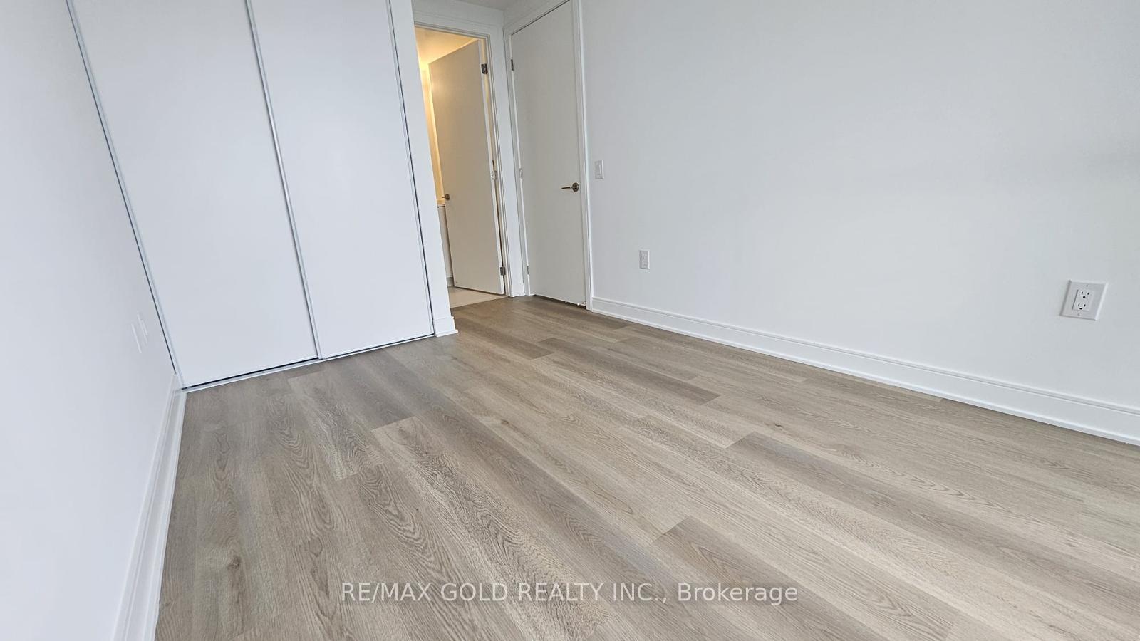 2 Bedrooms Condo at 86 Dundas, Mississauga For sale