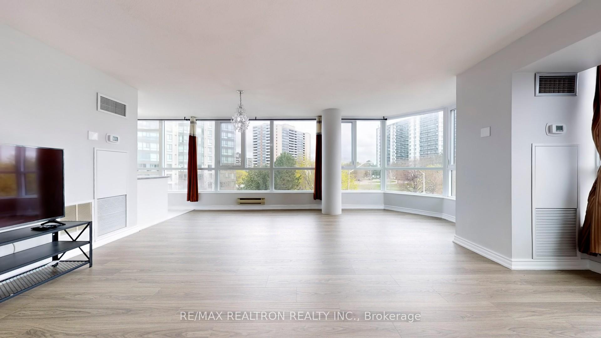 2 Bedrooms Condo at 3233 Eglinton,  Toronto For sale
