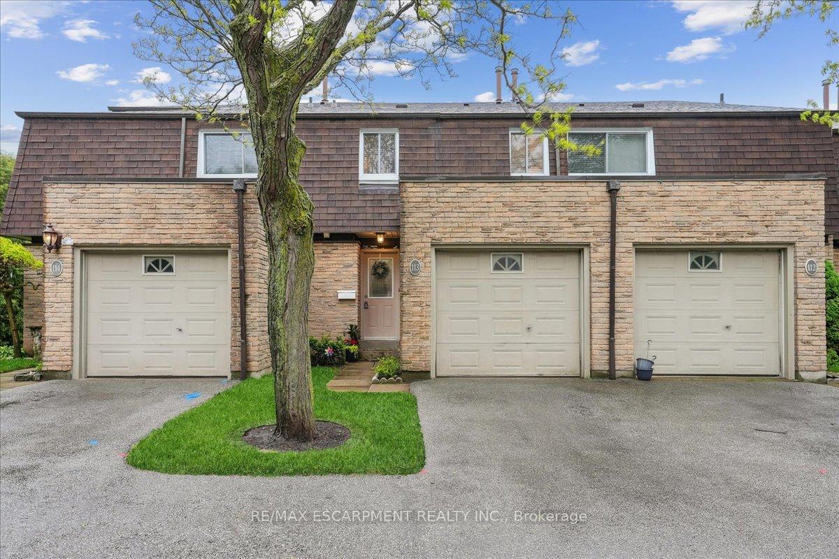 3 Bedrooms Condo at 680 Regency, Burlington For sale