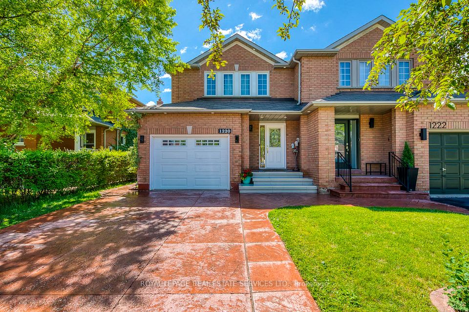 1220 Old Oak