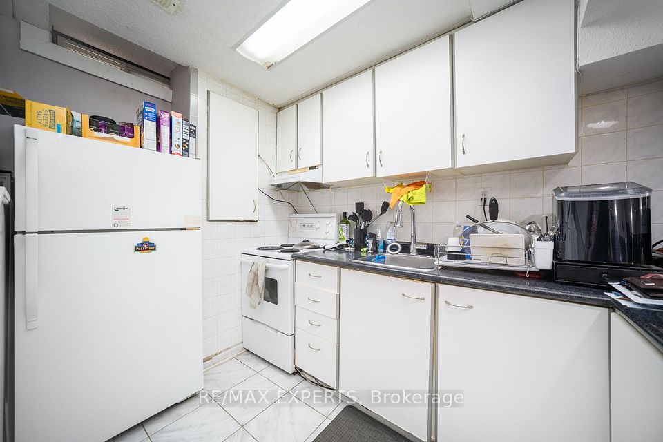 66 Carl Crescent