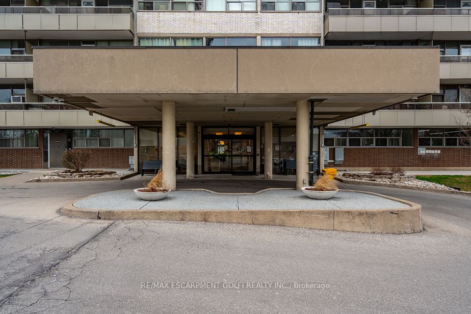 #1103 - 215 Glenridge Avenue, St. Catharines, ON L2T 3J7
