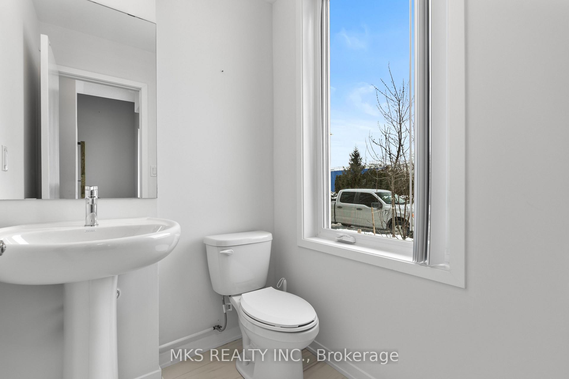 3 Bedrooms Condo at 23 Mable Smith,  Vaughan For sale
