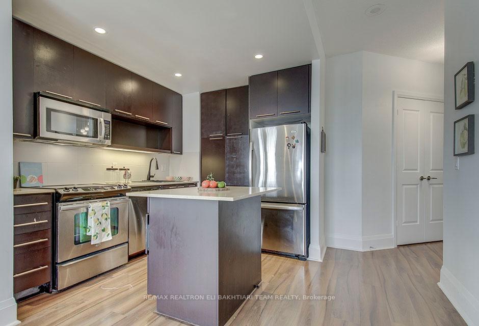 2 Bedrooms Condo at 100 Harrison Garden,  Toronto For sale