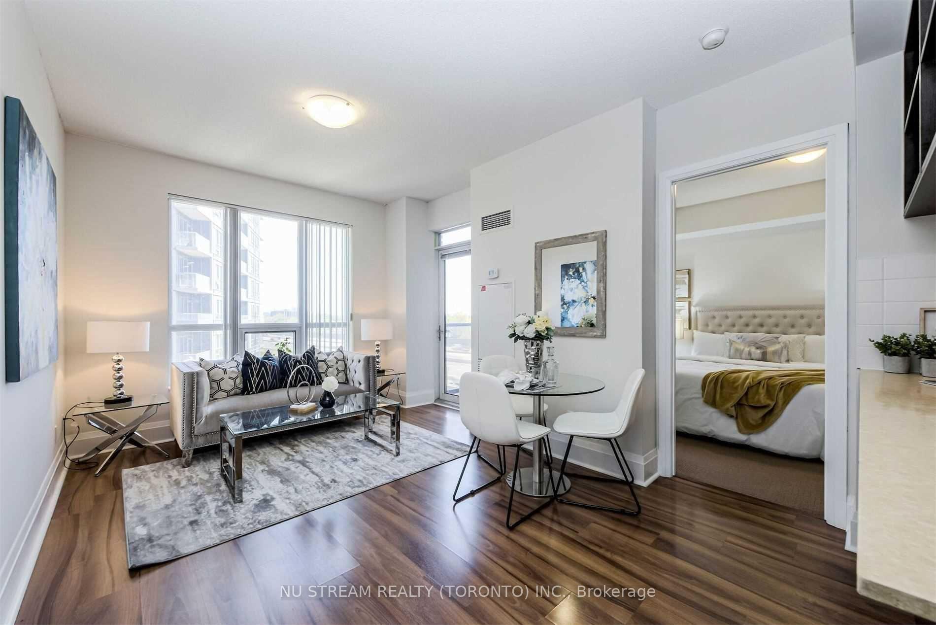 2 Bedrooms Condo at 100 Harrison Garden,  Toronto For sale