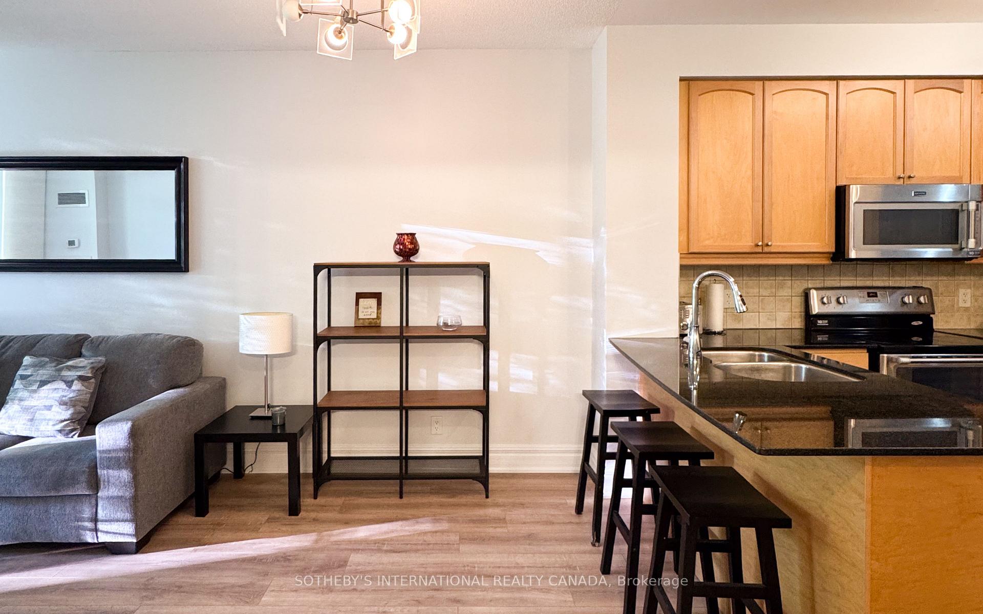2 Bedrooms Condo at 70 Absolute, Mississauga For sale