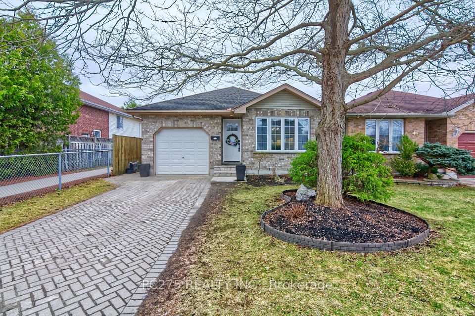 46 Dell Drive, Strathroy-Caradoc, ON N7G 4B6