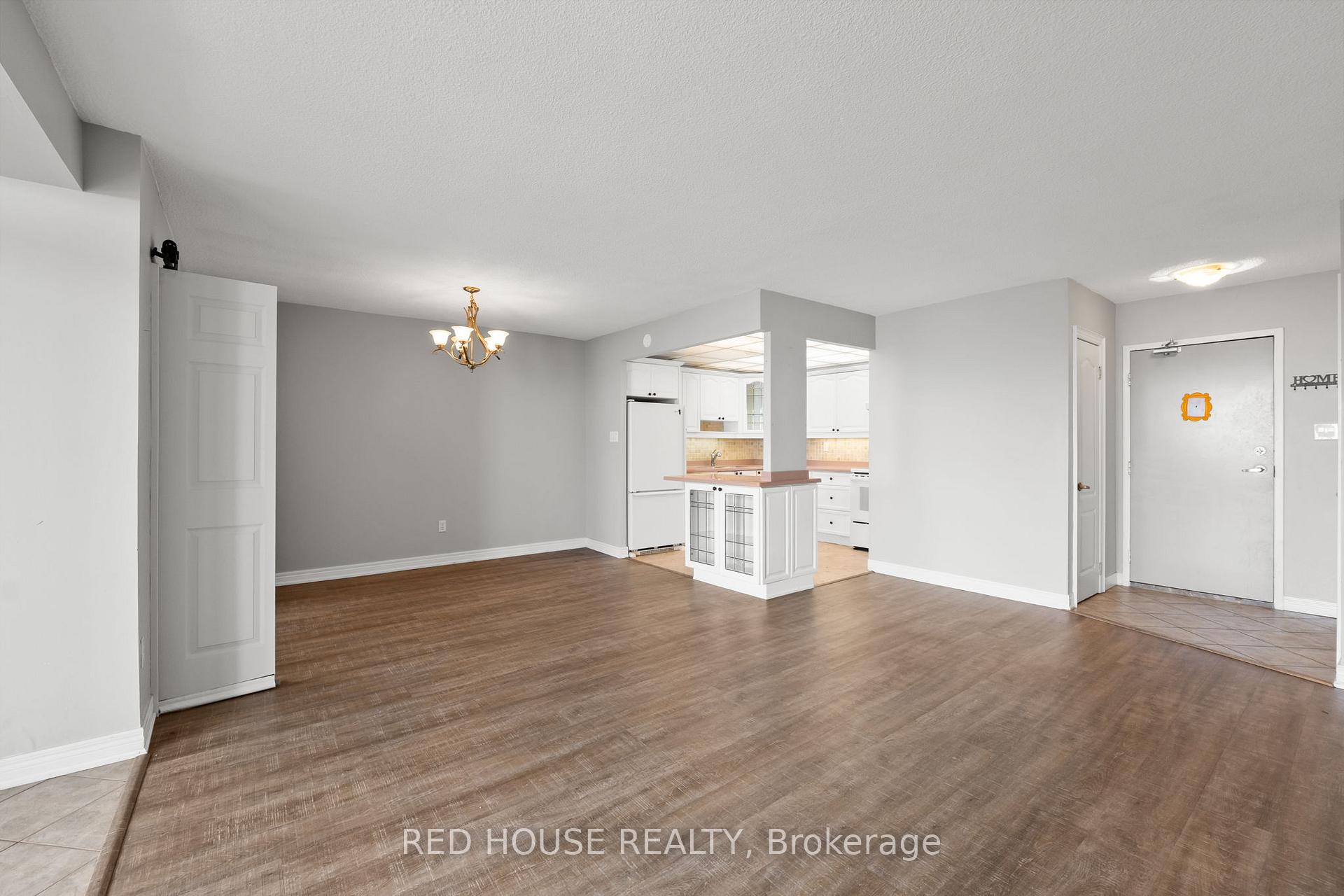 3 Bedrooms Condo at 500 Green, Hamilton For sale