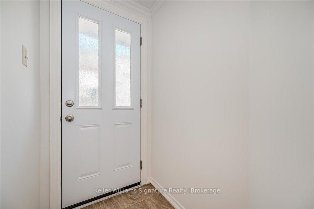 3 Bedrooms Condo at 2055 Walkers,  Burlington For sale