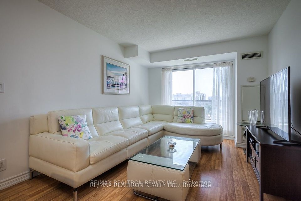 #811 - 18 Harding Boulevard, Richmond Hill, ON L4C 0T3