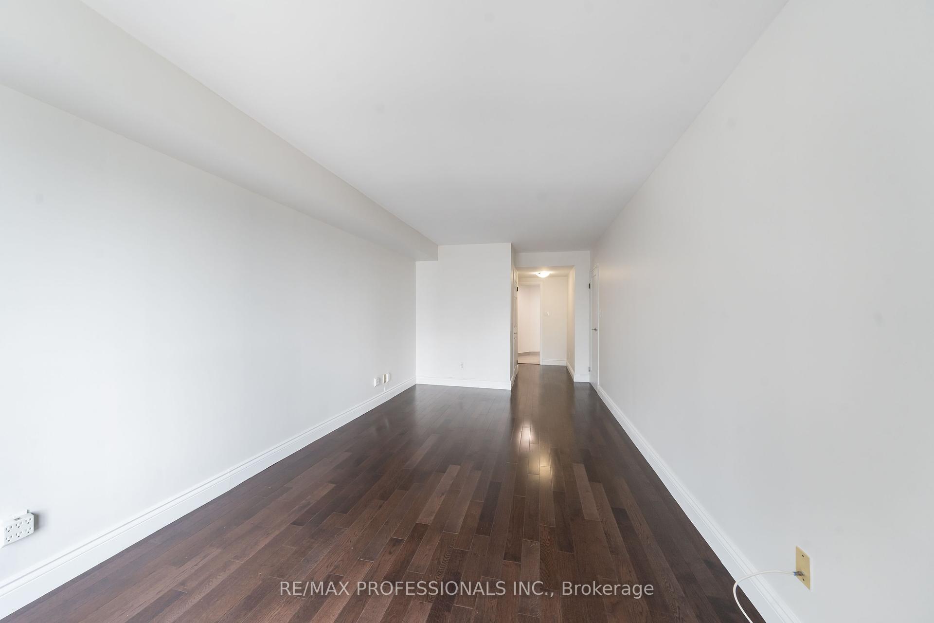 2 Bedrooms Condo at 25 The Esplanade, Toronto For sale