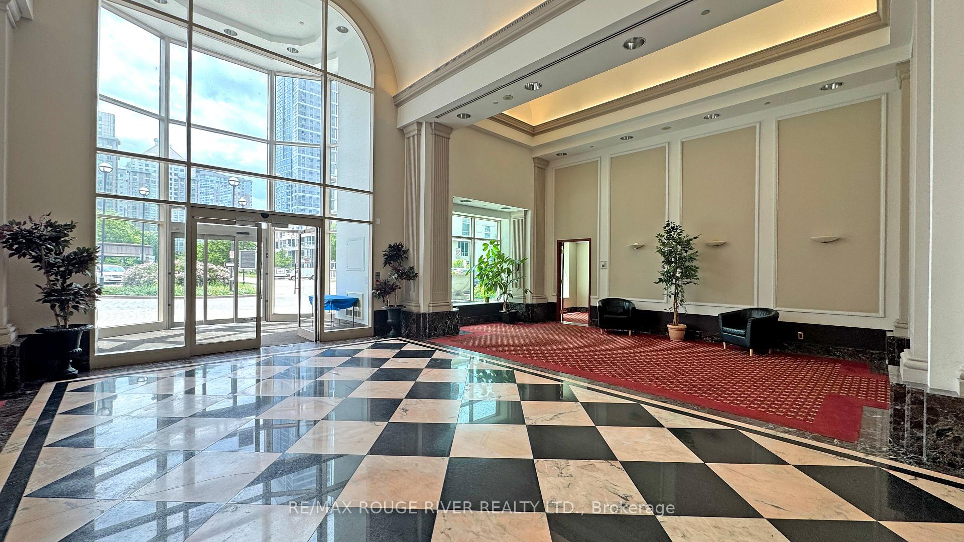2 Bedrooms Condo at 11 Lee Centre, Toronto For sale