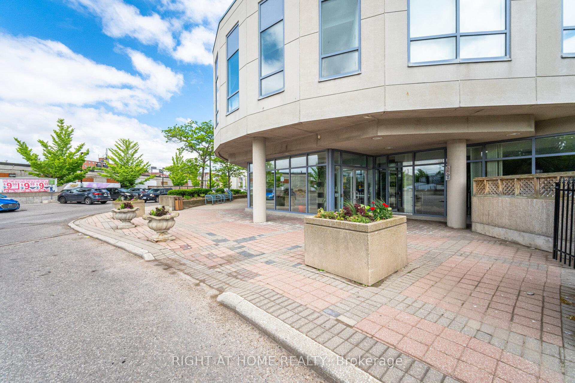 2 Bedrooms Condo at 1470 Midland, Toronto For sale