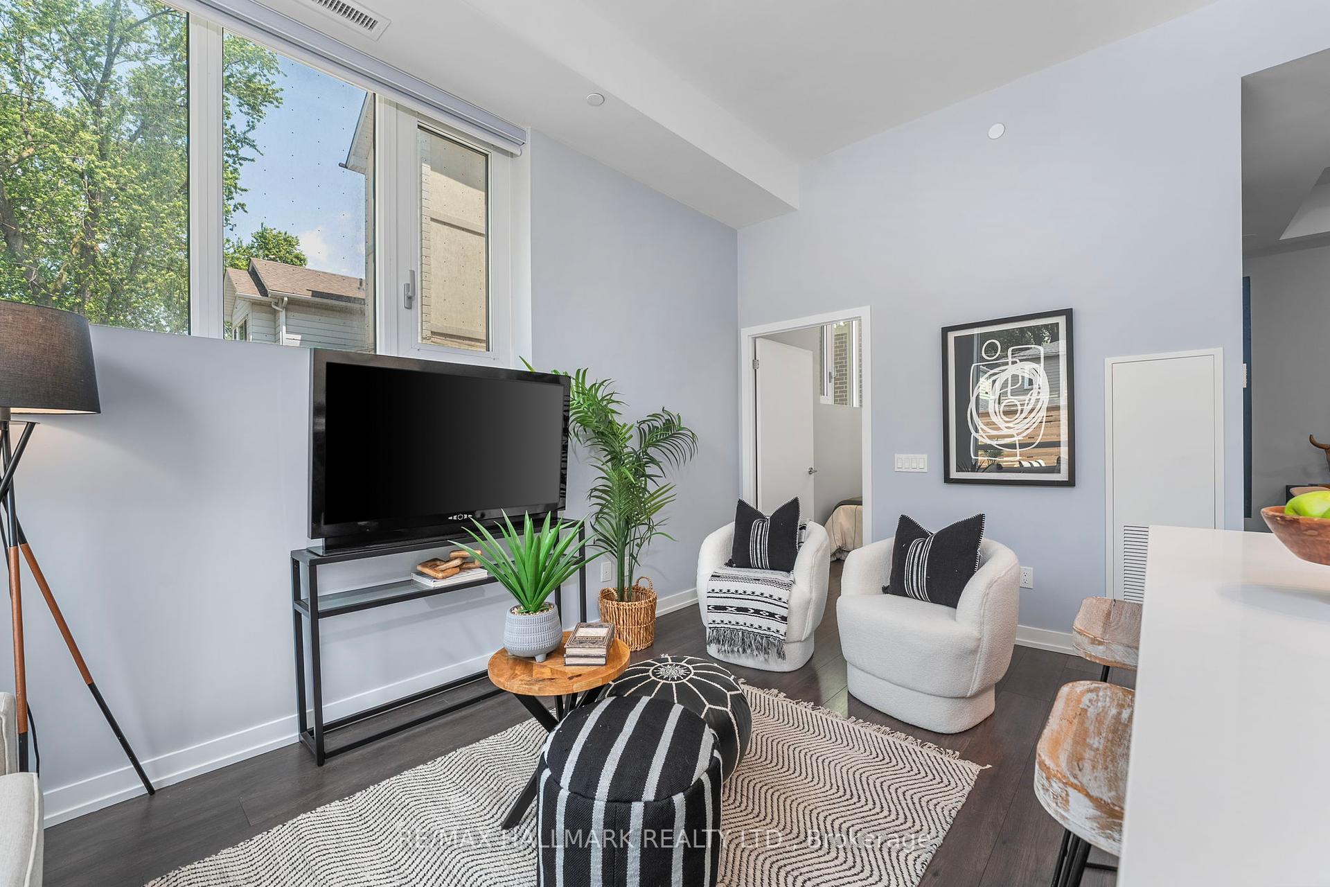 2 Bedrooms Condo at 150 Logan, Toronto For sale
