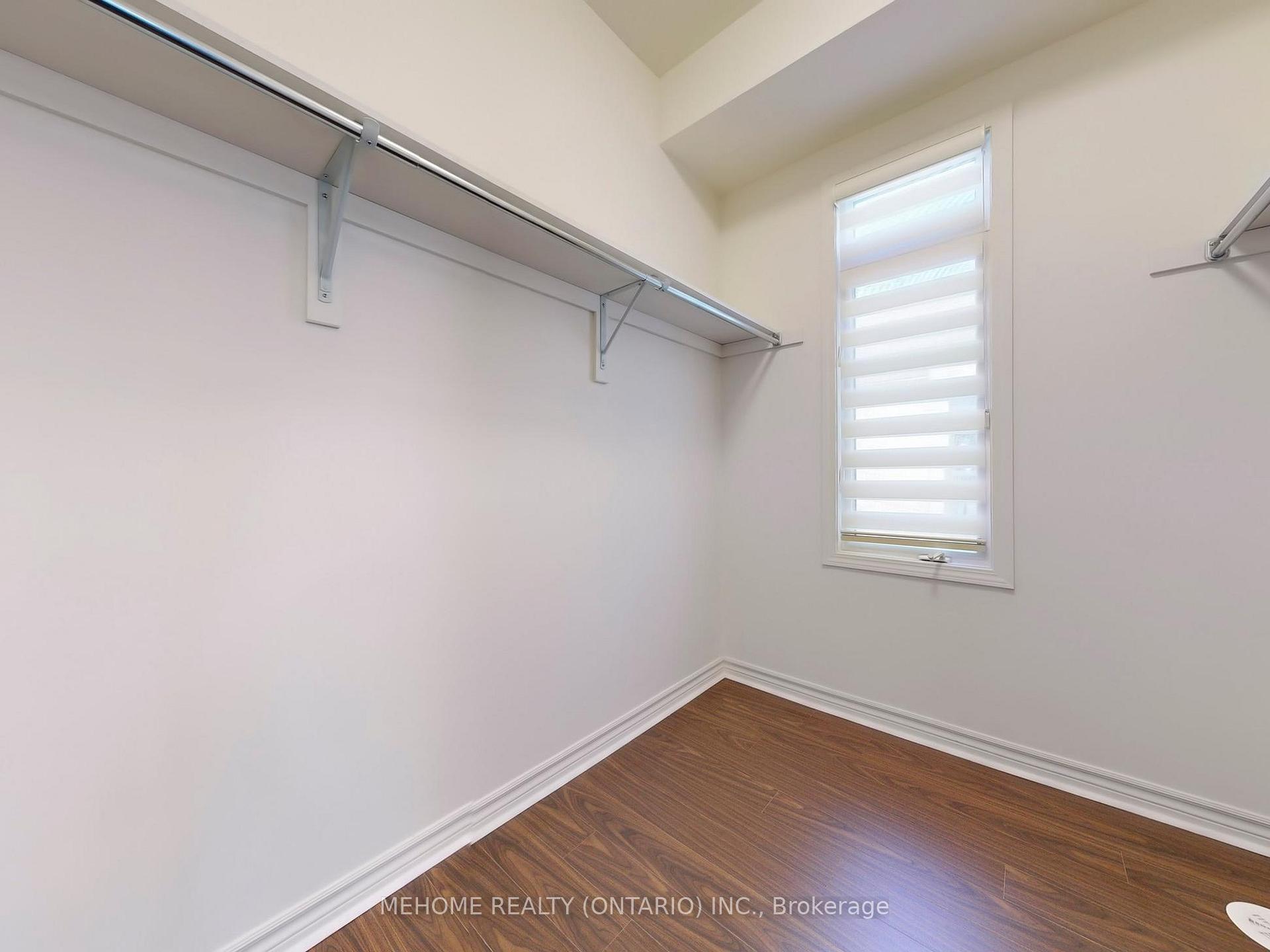 3 Bedrooms Condo at 7 Brighton, Vaughan For sale