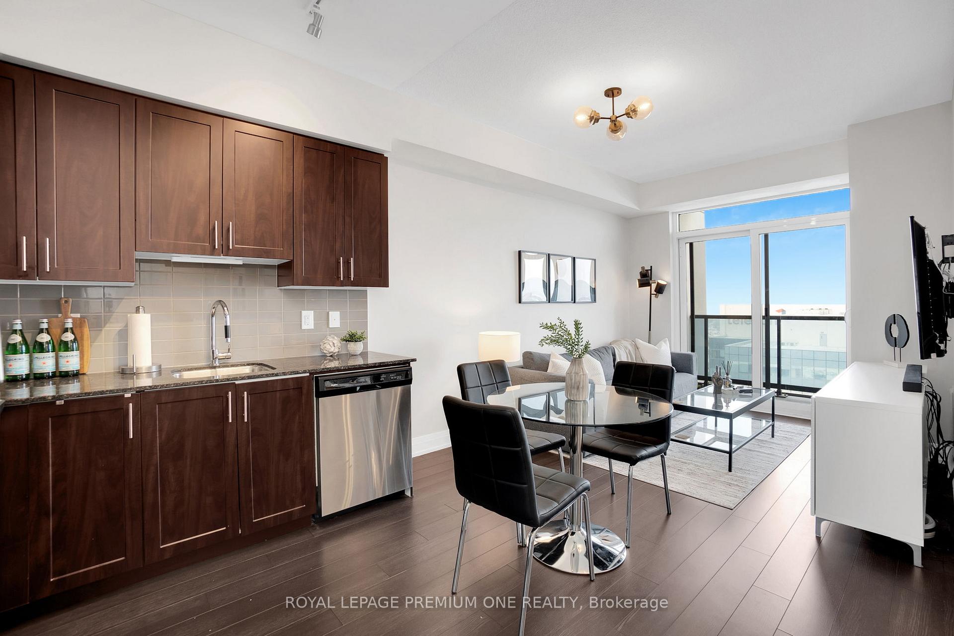 2 Bedrooms Condo at 3600 Highway 7, Vaughan For sale