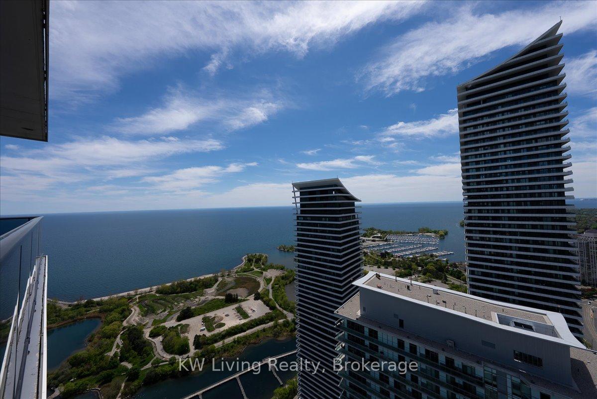 2 Bedrooms Condo at 70 Annie Craig, Toronto For sale