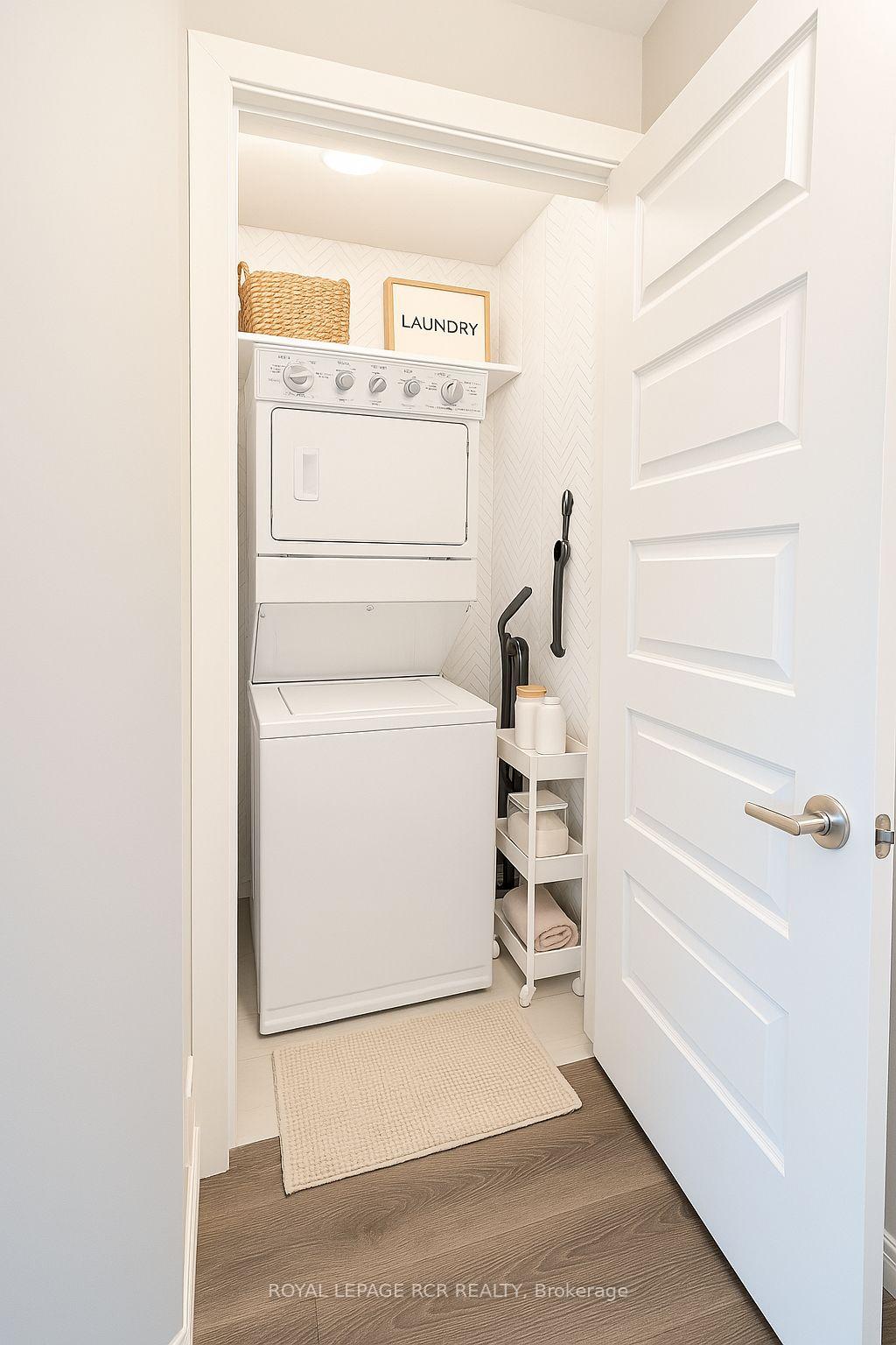 1 Bedroom Condo at 95 Dundas, Oakville For sale