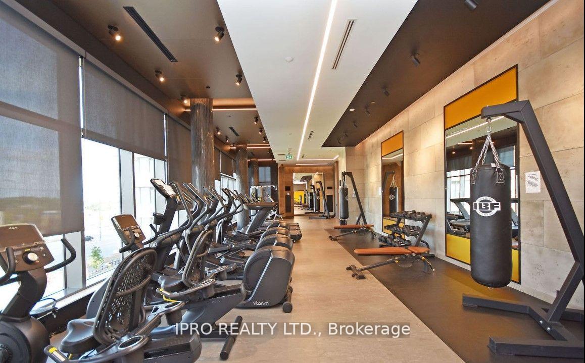 3 Bedrooms Condo at 4675 Metcalfe, Mississauga For sale