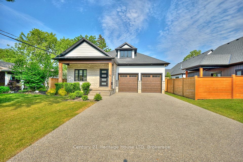 42 Aquadale Drive