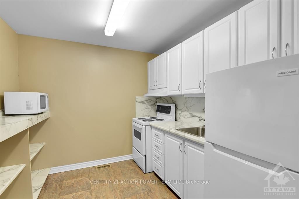 915 Elmsmere Road, #707