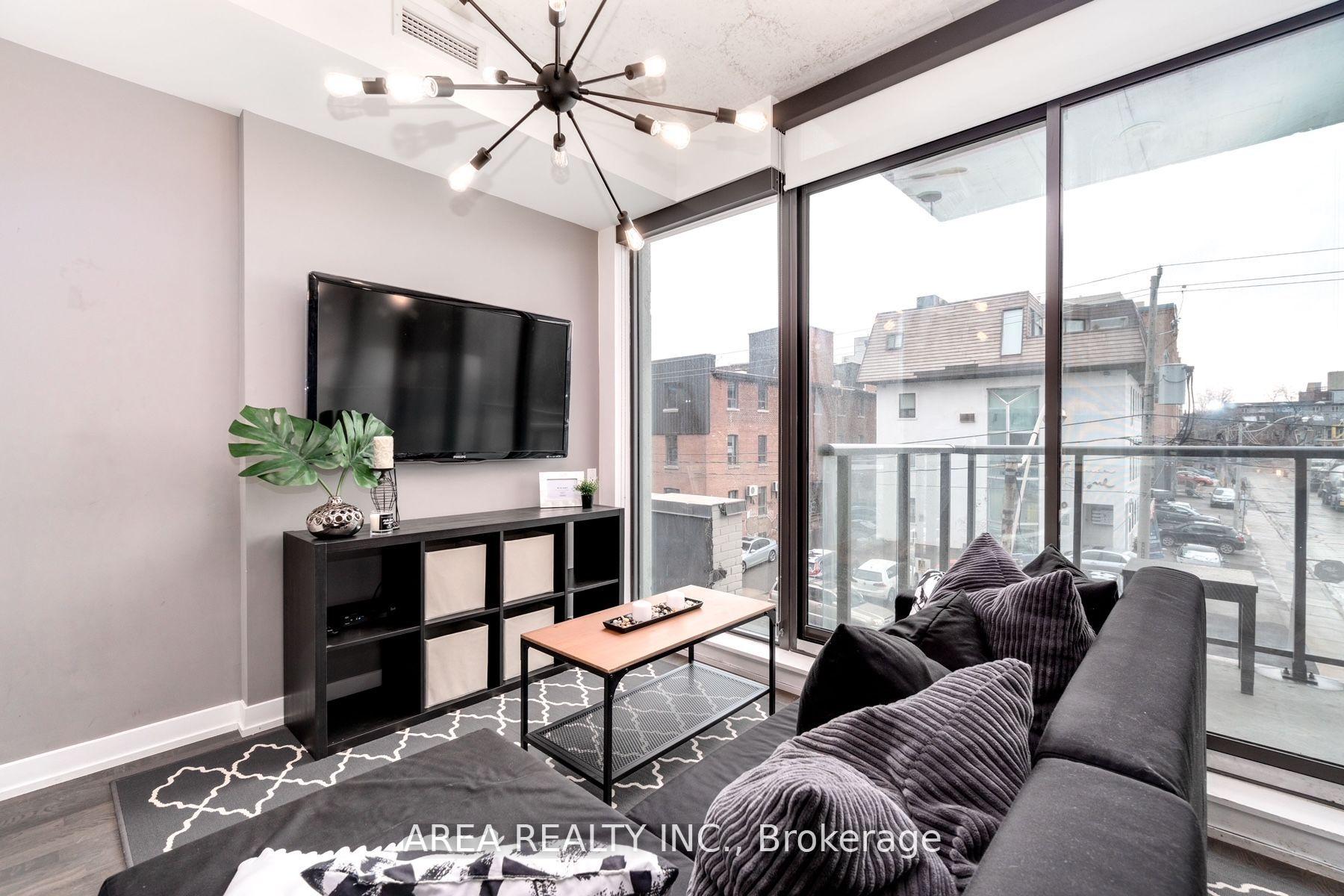 2 Bedrooms Condo at 461 Adelaide, Toronto For sale