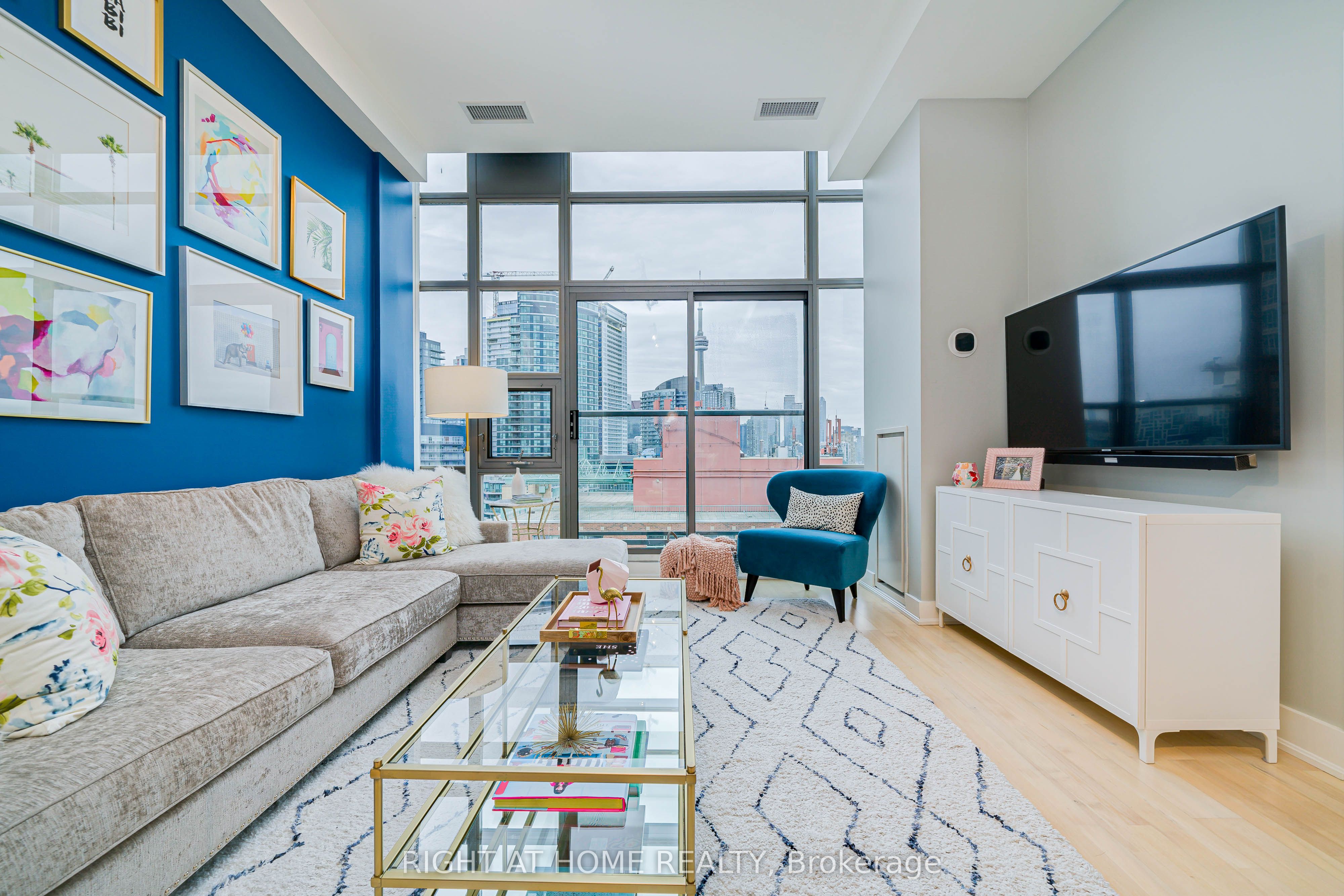 637 Lake Shore Boulevard W, #1020
