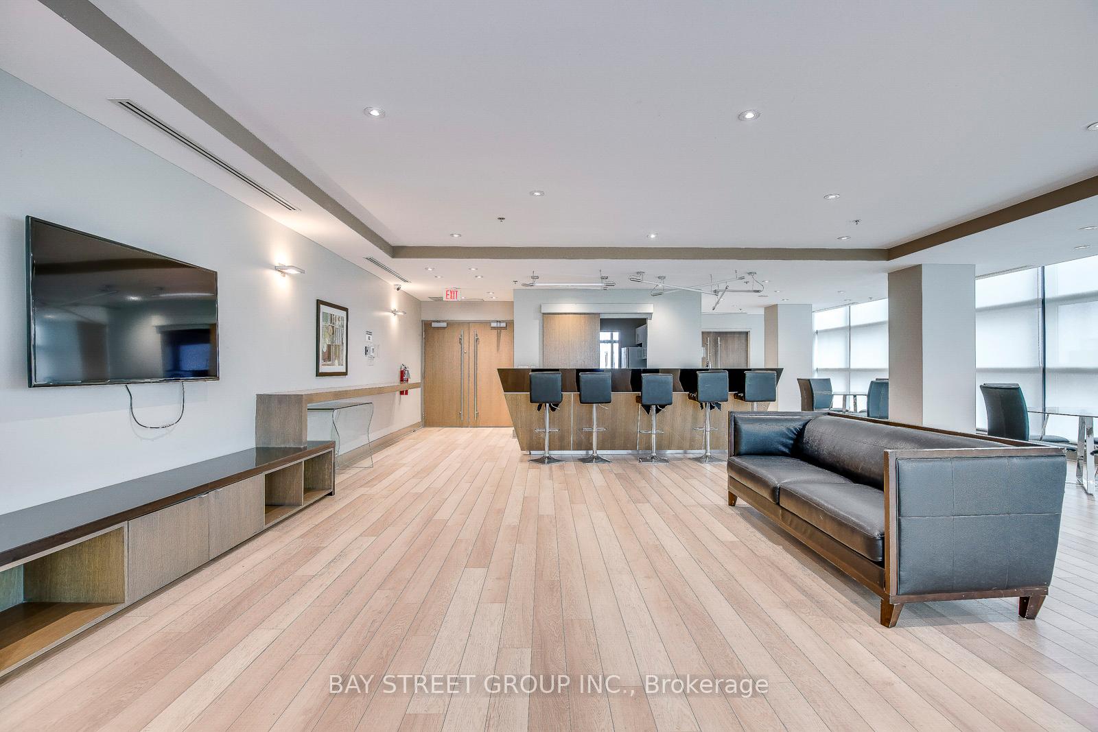 2 Bedrooms Condo at 3985 Grand Park, Mississauga For sale