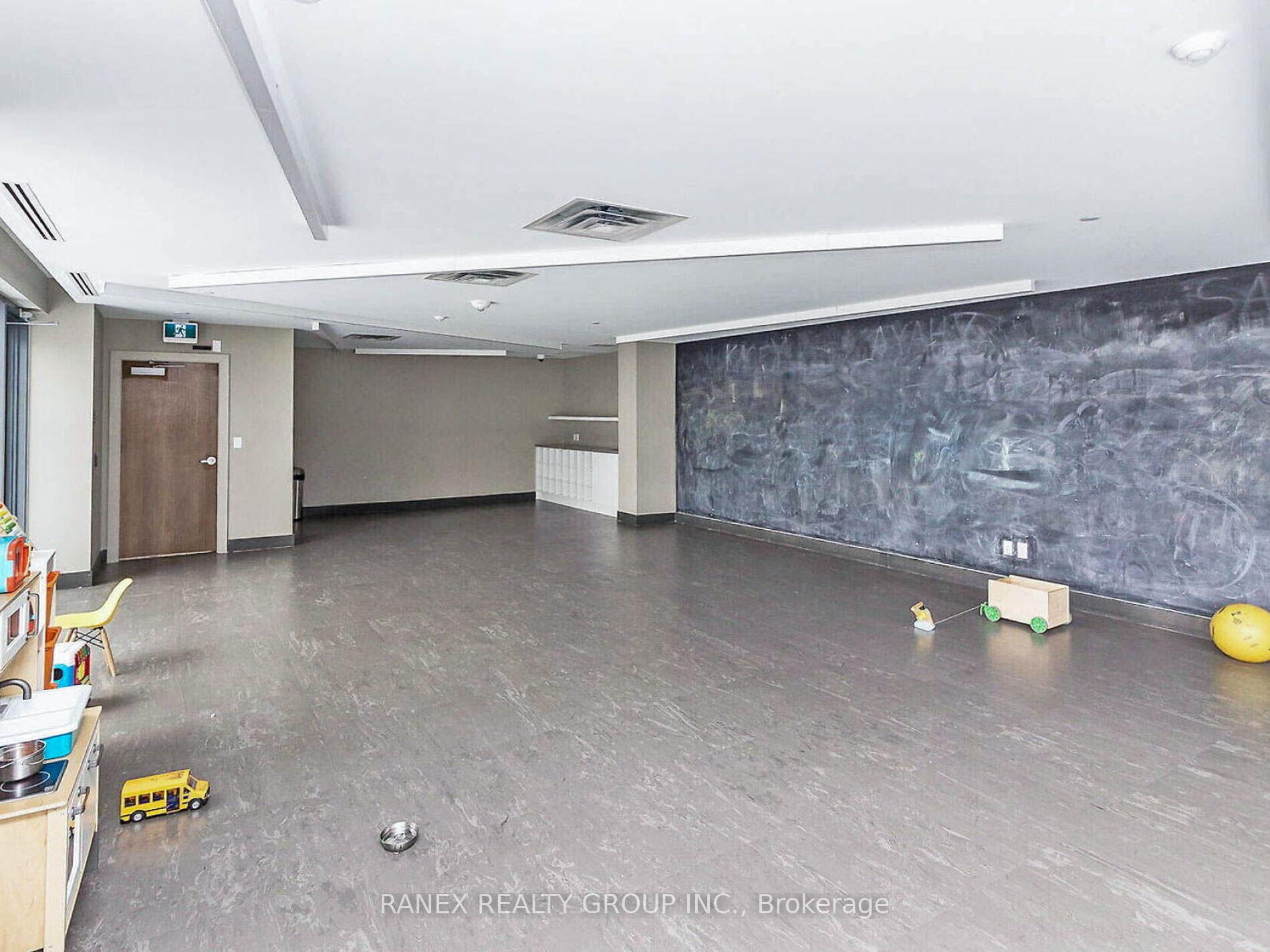 2 Bedrooms Condo at 5025 Four Springs, Mississauga For sale
