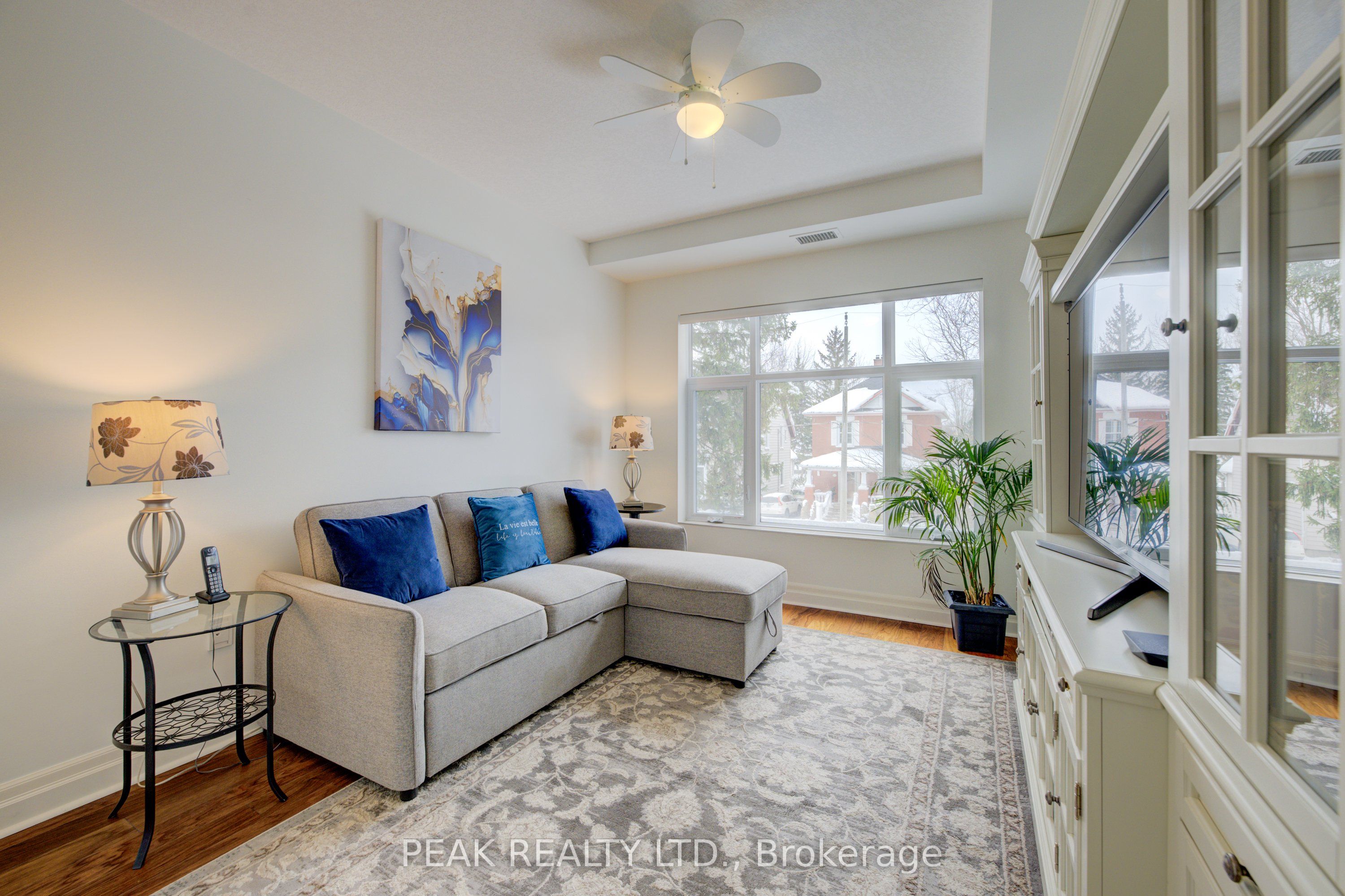 255 John Street N, #213