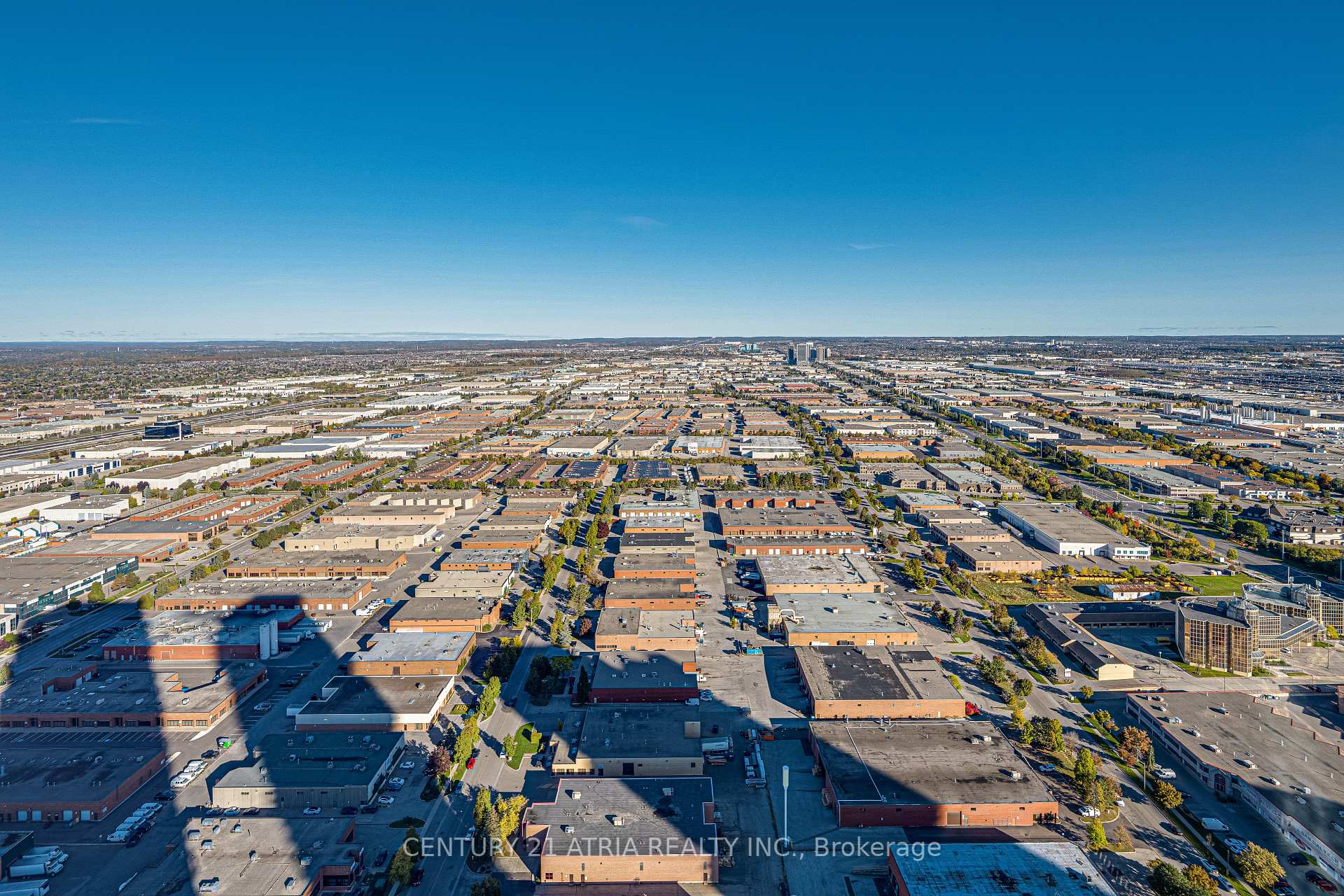 2 Bedrooms Condo at 898 Portage, Vaughan For sale
