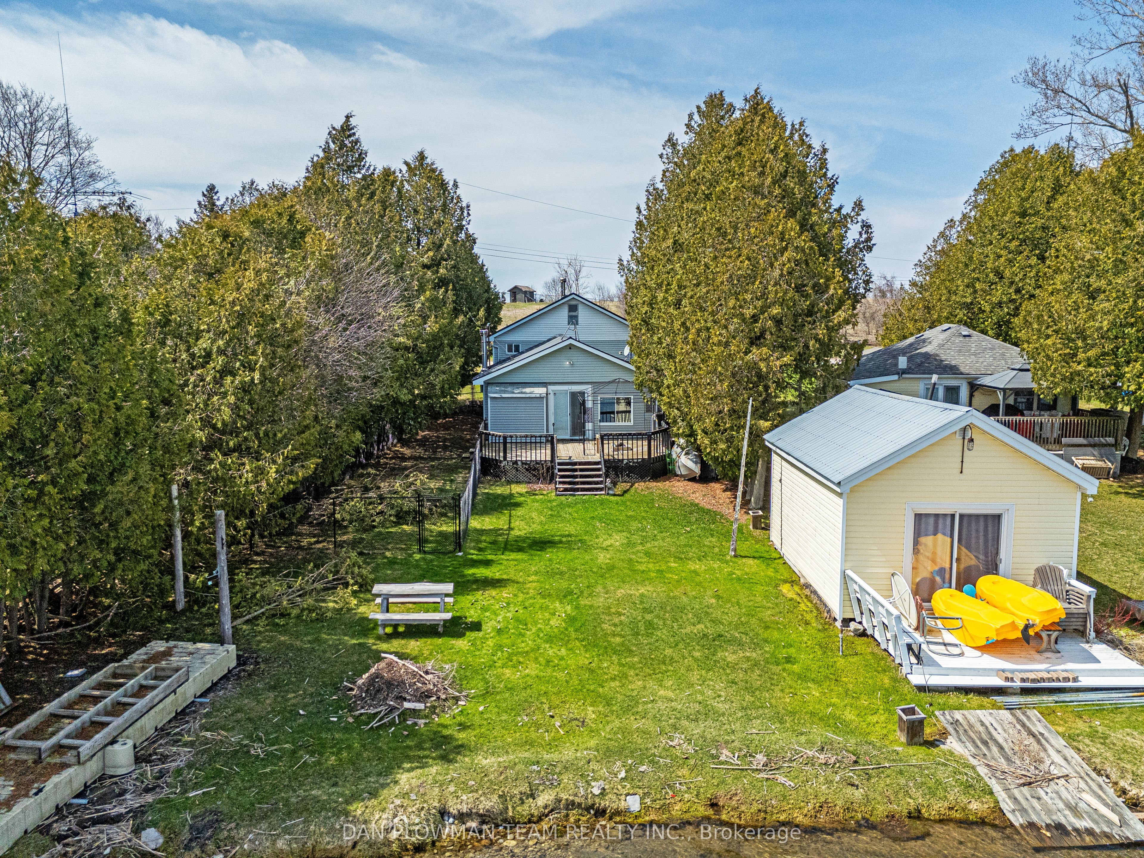 32 Beach Road