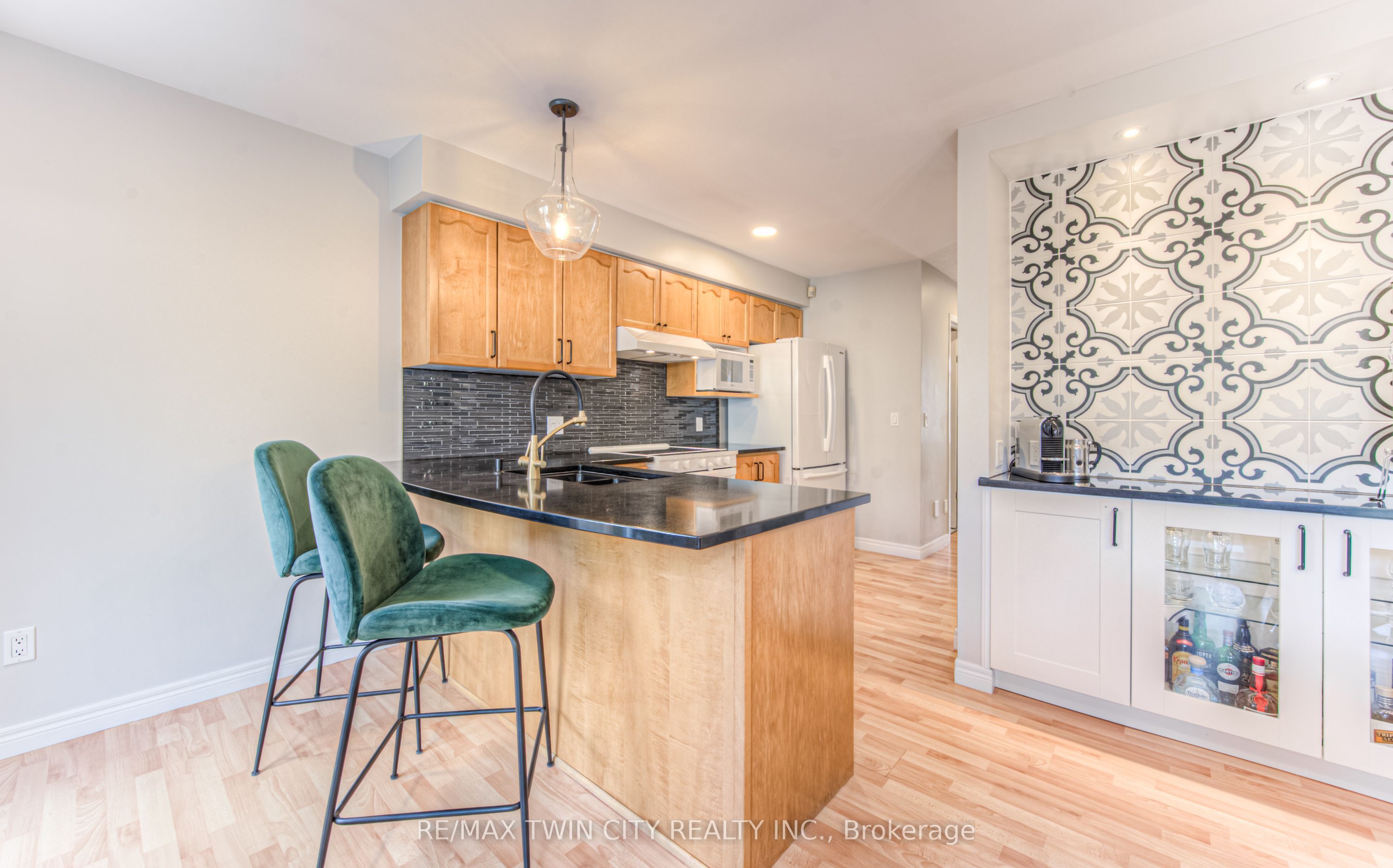 381 University Downs Crescent