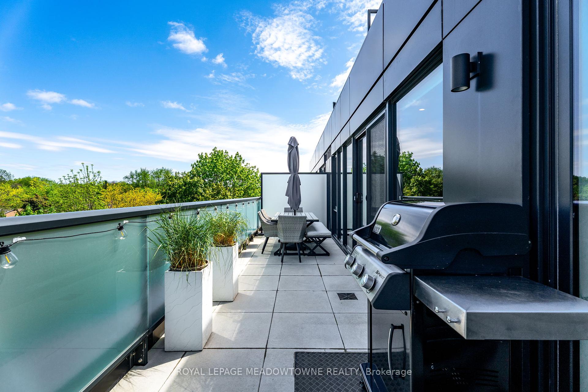2 Bedrooms Condo at 840 St Clair, Toronto For sale